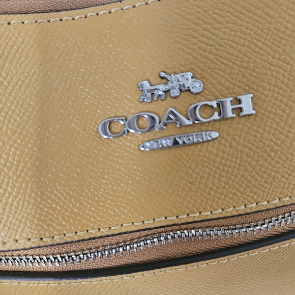 NWOT Coach Honeycomb Color Leather Crossbody Bag - Picture 11 of 13